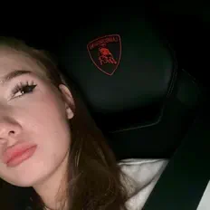 Sasha FL सुनें, म्यूज़िक वीडियो देखें, बायो पढ़ें, दौरे की तारीखें और बहुत कुछ देखें!