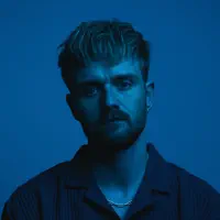 Escucha a undefined, mira videos musicales, lee su biografía, consulta las fechas de las gira y más.