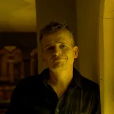 Ascolta Pablo Martinez, guarda video musicali, leggi la biografia, vedi le date del tour & altro!