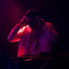 Luister naar ARBA, bekijk muziekvideo's, lees de bio, bekijk de tourdata, en meer!