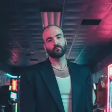 聆聽 Zack Bissell、觀看音樂影片、閱讀小傳、查看巡演日期等！