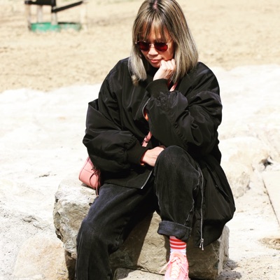 Listen to Yanti Niels, watch music videos, read bio, see tour dates & more!