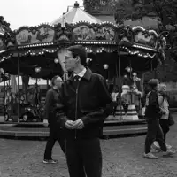 undefined을(를) 듣고, 뮤직 비디오를 보고, 약력을 읽고, 투어 일정 등을 확인하세요!