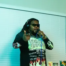 Poslechněte si interpreta Farvest, sledujte hudební videa, přečtěte si životopis, podívejte se na data turné a další informace.