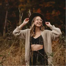 Listen to Chloé Leclerc, watch music videos, read bio, see tour dates & more!