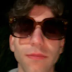 Sokraを聴いたり、ミュージックビデオを鑑賞したり、経歴やツアー日程などを確認したりしましょう！