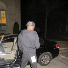 Ακούστε περιεχόμενο από Holliewood, παρακολουθήστε μουσικά βίντεο, διαβάστε το βιογραφικό, δείτε ημερομηνίες περιοδείας, και πολλά ακόμη!