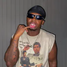 Dengarkan ShaNoBe, tonton video musik, baca bio, lihat tanggal tur & lainnya!