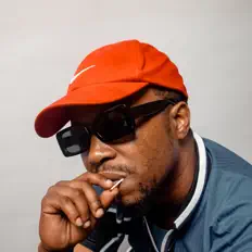 Mac 11を聴いたり、ミュージックビデオを鑑賞したり、経歴やツアー日程などを確認したりしましょう！