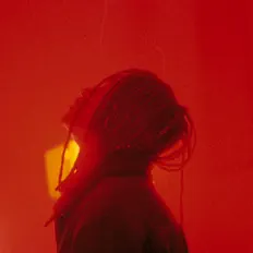 聆聽 Abi Bernadoth、觀看音樂影片、閱讀小傳、查看巡演日期等！
