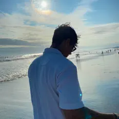 收听 ENZOPSV、观看音乐视频、阅读小传、查看巡演日期等 ！