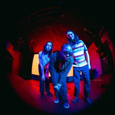 Ascolta Black Ends, guarda video musicali, leggi la biografia, vedi le date del tour & altro!