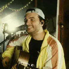 Simão सुनें, म्यूज़िक वीडियो देखें, बायो पढ़ें, दौरे की तारीखें और बहुत कुछ देखें!