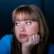 Listen to Julia Laura, watch music videos, read bio, see tour dates & more!