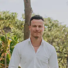 Ouve Mr Lloyd, vê vídeos de música, lê a biografia, vê as datas da digressão e muito mais!