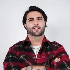 Escucha a Aziz Qafarzade, mira vídeos musicales, lee la biografía, consulta fechas de giras y mucho más.