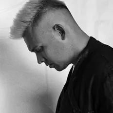 聆聽 Илья Kandy、觀看音樂影片、閱讀小傳、查看巡演日期等！