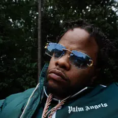 聆聽 Fat Money、觀看音樂影片、閱讀小傳、查看巡演日期等！