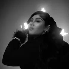 Escucha a Nanii R, mira videos musicales, lee su biografía, consulta las fechas de las gira y más.