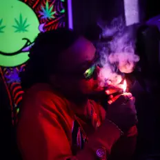 Dengarkan Drippy Mil, tonton video musik, baca bio, lihat tanggal tur & lainnya!