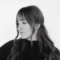 聆聽 undefined、觀看音樂影片、閱讀小傳、查看巡演日期等！