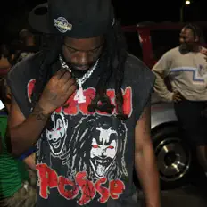 Listen to 4giato, watch music videos, read bio, see tour dates & more!