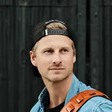 Tristan Hutton을(를) 듣고, 뮤직 비디오를 보고, 약력을 읽고, 투어 일정 등을 확인하세요!
