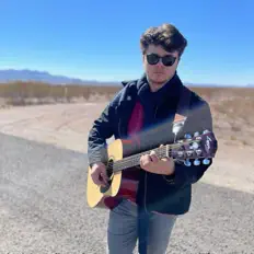 聆聽 Brett Mello、觀看音樂影片、閱讀小傳、查看巡演日期等！