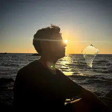 Leo Fiaschi सुनें, म्यूज़िक वीडियो देखें, बायो पढ़ें, दौरे की तारीखें और बहुत कुछ देखें!