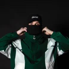 Bomber J सुनें, म्यूज़िक वीडियो देखें, बायो पढ़ें, दौरे की तारीखें और बहुत कुछ देखें!