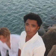 Ouça Diego Crawford, assista a videoclipes, leia a biografia, veja as datas das turnês e mais!