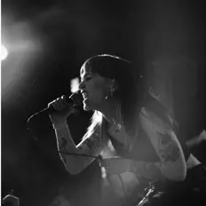 Dengarkan Doubt, tonton video musik, baca bio, lihat tanggal tur & lainnya!