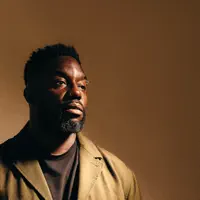 Escucha a undefined, mira videos musicales, lee su biografía, consulta las fechas de las gira y más.