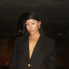 Listen to Linda Kim, watch music videos, read bio, see tour dates & more!