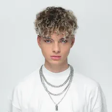 ZACH RONDAを聴いたり、ミュージックビデオを鑑賞したり、経歴やツアー日程などを確認したりしましょう！