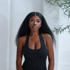 收听 Indigo Mak、观看音乐视频、阅读小传、查看巡演日期等 ！