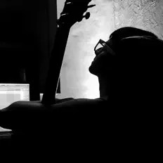 Posłuchaj wykonawcy Shayaan, obejrzyj teledyski, przeczytaj biografię, zobacz daty tras koncertowych i nie tylko!