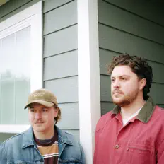 Poslechněte si interpreta Memorial, sledujte hudební videa, přečtěte si životopis, podívejte se na data turné a další informace.