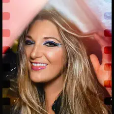 Ascolta JessiShell, guarda video musicali, leggi la biografia, vedi le date del tour & altro!