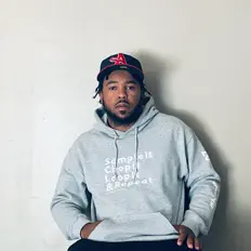 Ayoo Snoopを聴いたり、ミュージックビデオを鑑賞したり、経歴やツアー日程などを確認したりしましょう！