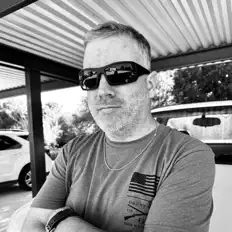 收听 Sgt Boudreau、观看音乐视频、阅读小传、查看巡演日期等 ！