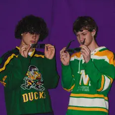 Dengarkan Boys With Blue, tonton video musik, baca bio, lihat tanggal tur & lainnya!