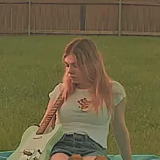 Dengarkan izzy.demo, tonton video musik, baca bio, lihat tanggal tur & lainnya!
