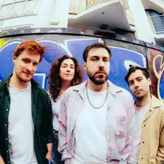 Paper Anthem dinle, müzik videolarını izle, biyografisini oku, tur tarihlerini ve daha fazlasını gör!