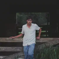 Escucha a undefined, mira videos musicales, lee su biografía, consulta las fechas de las gira y más.