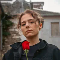 Escucha a undefined, mira videos musicales, lee su biografía, consulta las fechas de las gira y más.