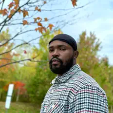 聆聽 Goz、觀看音樂影片、閱讀小傳、查看巡演日期等！