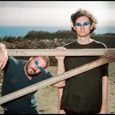 Gloorp सुनें, म्यूज़िक वीडियो देखें, बायो पढ़ें, दौरे की तारीखें और बहुत कुछ देखें!