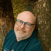 收听 undefined、观看音乐视频、阅读小传、查看巡演日期等 ！