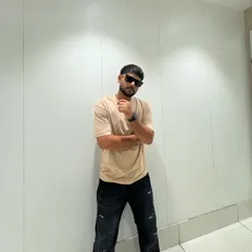 Ouve HSB, vê vídeos de música, lê a biografia, vê as datas da digressão e muito mais!